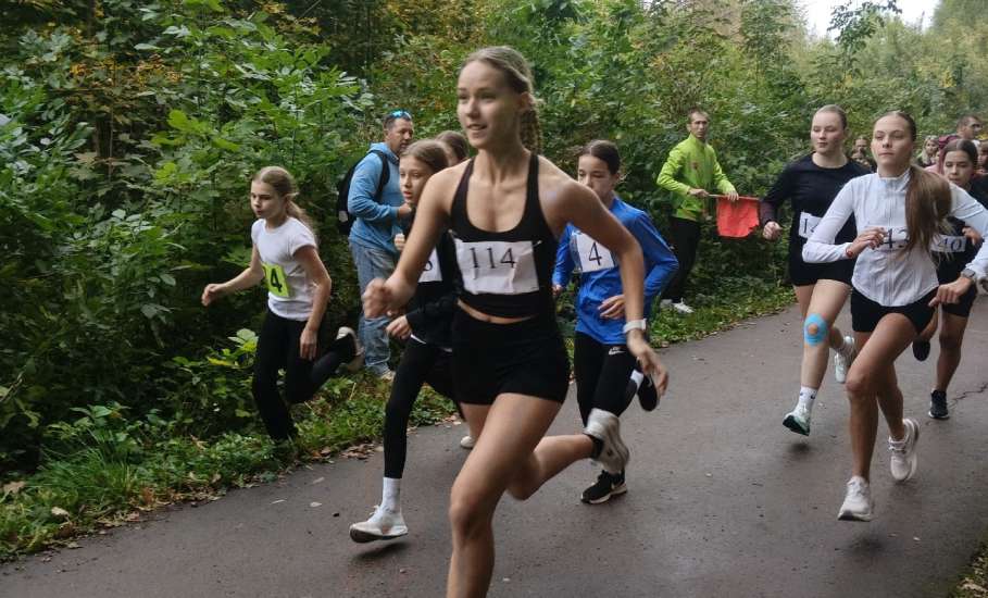 23 сентября в парке 40-летия Октября состоялись чемпионат и первенство города Ельца по легкоатлетическому кроссу