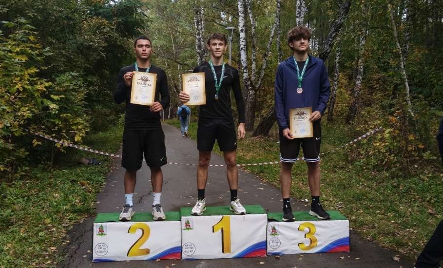 23 сентября в парке 40-летия Октября состоялись чемпионат и первенство города Ельца по легкоатлетическому кроссу