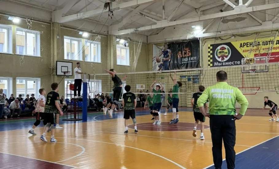 26-27 сентября в спортивном зале ЛГПУ имени П.П. Семенова-Тян-Шанского прошло первенство Липецкой области по волейболу среди юношей до 16 лет