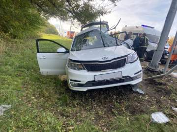 В Елецком округе автомобилистка допустила съезд транспортного средства с дороги!