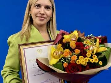 Учитель начальных классов гимназии №97 города Ельца Попова Александра Ивановна награждена Благодарностью Администрации Президента РФ
