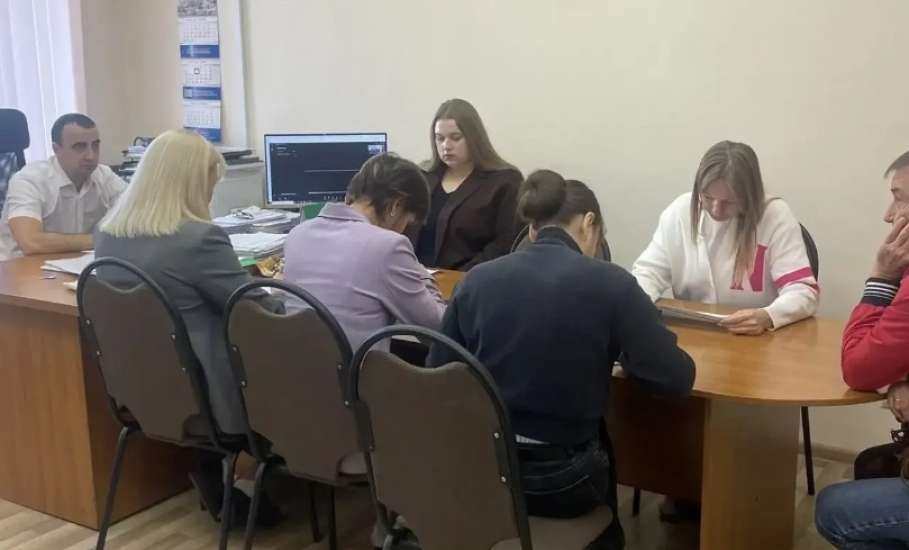 В администрации Ельца обсудили нелегальную занятость и индексацию зарплат