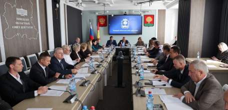 Фракция ЕР в облсовете выдвинула на пост спикера регионального парламента 8 созыва Владимира Серикова