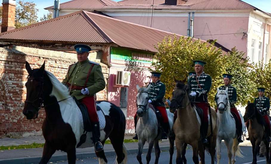 Мероприятие &laquo;В гостях у Неженских гусар&raquo;  проходит в Ельце