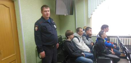 Учащиеся образовательных учреждений Ельца побывали на экскурсии в здании городского суда