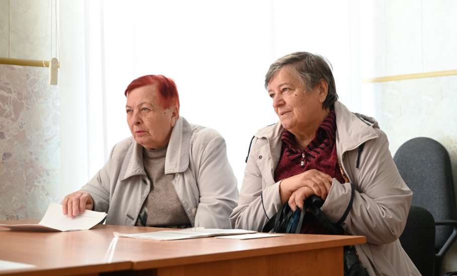Заместитель главы администрации городского округа город Елец Денис Кирьянов провёл личный приём граждан