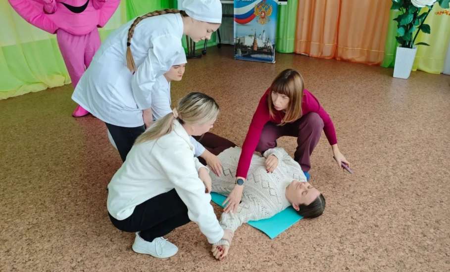 Как &laquo;запустить сердце&raquo;? Об этом узнали даже самые маленькие ельчане!