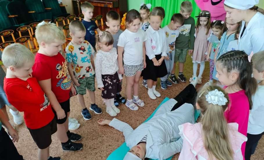 Как &laquo;запустить сердце&raquo;? Об этом узнали даже самые маленькие ельчане!