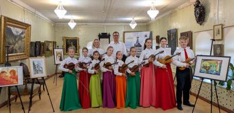 18 ноября в Художественном Музее, в уютной атмосфере Клуба &laquo;При свечах&raquo;, состоялось музыкально-театрализованное представление &laquo;Здравствуй, Джаз&raquo;