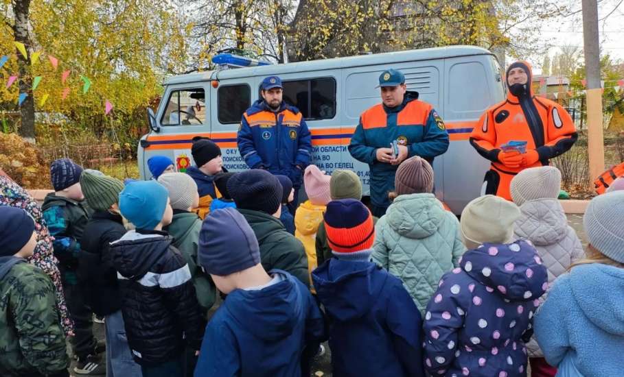 Сегодня воспитанники детского сада № 34 города Ельца встретились с представителями экстренных служб