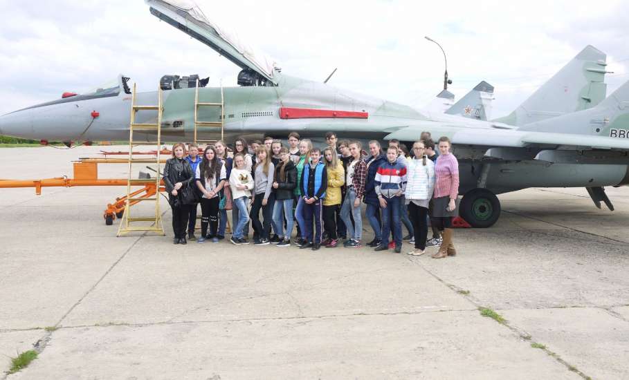 Елецкие школьники побывали в Липецком авиацентре