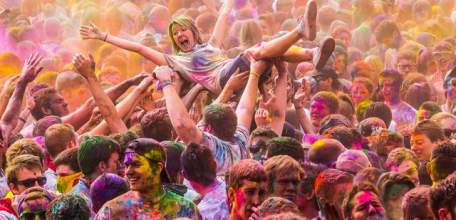 Не надо пачкаться! Интересные факты о «празднике красок холи»