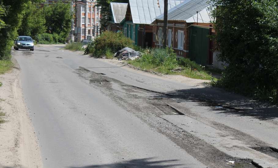 По оценке Липецких активистов ОНФ большинство дорог в Ельце находятся в неудовлетворительном состоянии