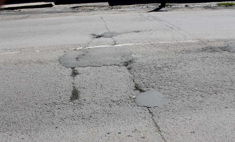 По оценке Липецких активистов ОНФ большинство дорог в Ельце находятся в неудовлетворительном состоянии