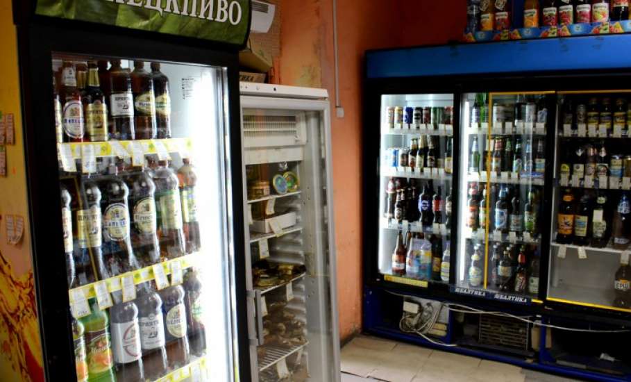 За продажу спиртного в пластиковых бутылках ёмкостью более 1,5 литра предпринимателям грозит штраф
