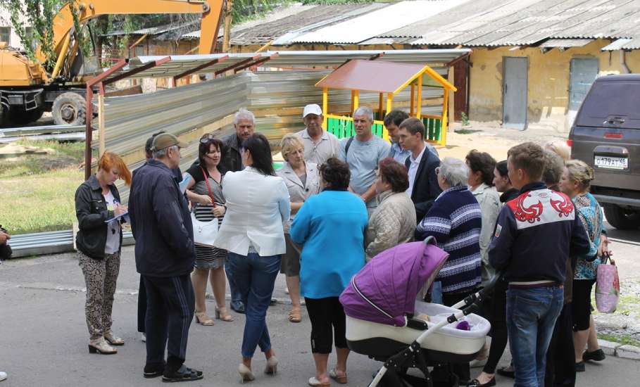 Активисты ОНФ в Липецкой области обеспокоены застройкой вблизи жилого дома в Ельце