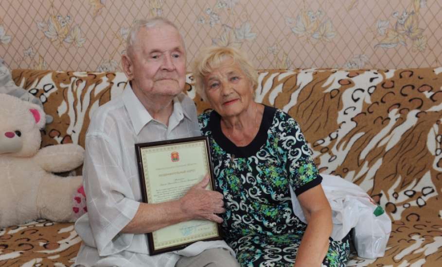 В Ельце поздравили супружеские пары, прожившие 50 лет совместной жизни