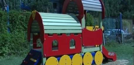 В детских садах № 37 и 5 города Ельца появились новые игровые площадки