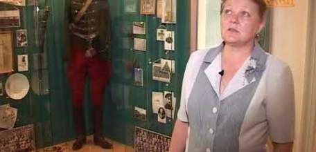 В Елец из Франции доставили подлинное обмундирование гусара Нежинского полка