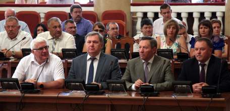 Олег Королёв вручил награды лучшим животноводам Липецкой области