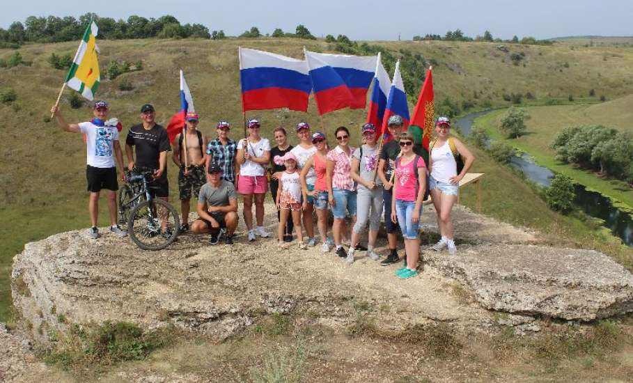 Жители Елецкого района приняли активное участие в праздновании Дня государственного флага