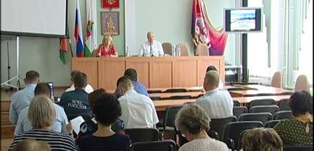 Готовность служб к общегородским мероприятиям обсудили в администрации Ельца