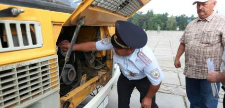 Сотрудники ГИБДД Елецкого района за неделю проверили конструкции более 60 транспортных средств