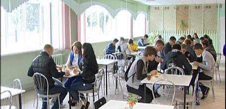 Новый учебный год встретил студентов Елецкого колледжа экономики, промышленности и отраслевых технологий приятными переменами