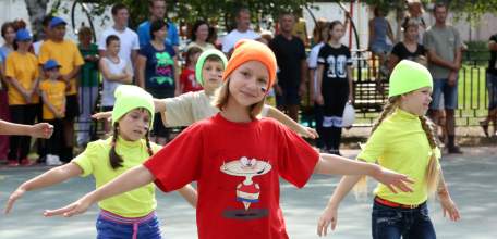 Страдающим детским аутизмом и заболеваниями аутистического спектра детям предлагаются путевки в реабилитационно-оздоровительный центр «Лесная сказка»