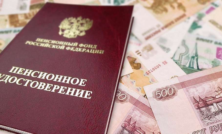 Родителям студентов-очников положен повышенный размер фиксированной выплаты к страховой пенсии