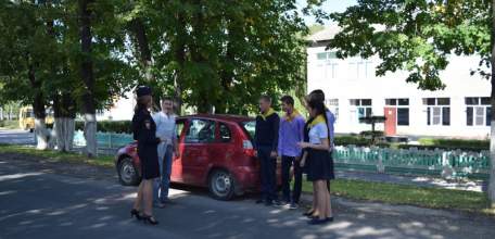 Сотрудники ГИБДД Елецкого района провели акцию &laquo;Лайк водителю&raquo;