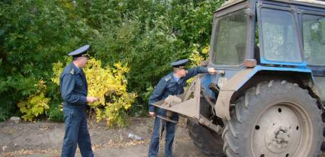 В Елецком и Измалковском районах в рамках операции &laquo;Трактор-2017&raquo; инспекторы гостехнадзора проверили технику