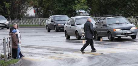 В ходе профилактических мероприятий сотрудники ГИБДД Ельца выявили 3 факта нарушений правил дорожного движения пешеходами
