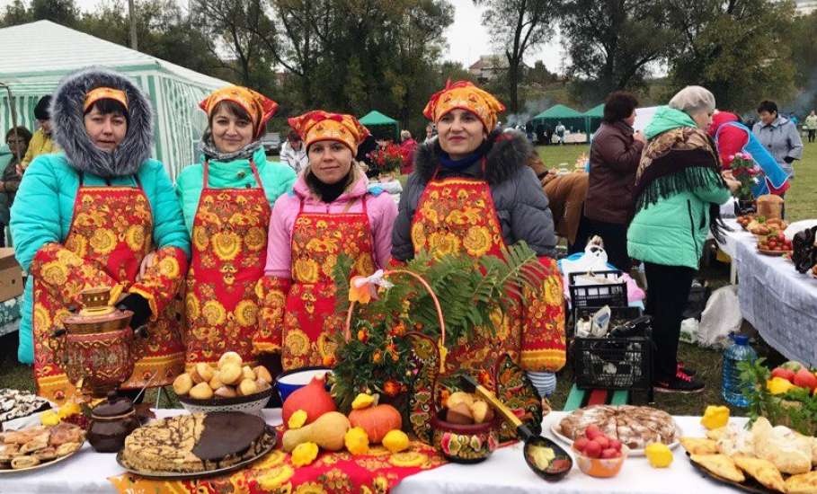 Повара и педагоги образовательных учреждений Елецкого района приняли участие в фестивале «Елецкий пир для гостей со всех волостей»
