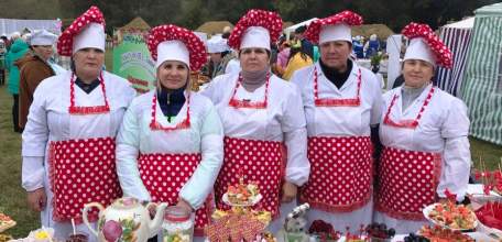 Повара и педагоги образовательных учреждений Елецкого района приняли участие в фестивале «Елецкий пир для гостей со всех волостей»