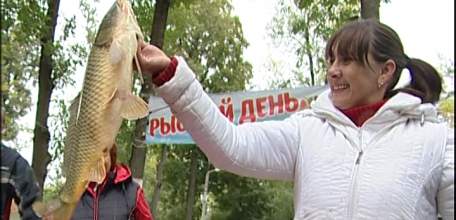 В Петровском парке Ельца прошел праздник «Рыбный день»