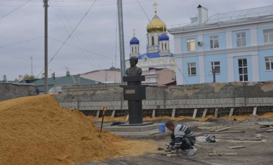 Виктор Щепетильников провёл выездную планерку на объектах реконструкции