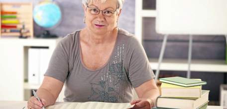 В Липецкой области более 6,5 тысячи педагогов, вышедших на пенсию досрочно, продолжают трудиться