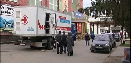 Мобильная профилактика гриппа: передвижной комплекс «Центр здоровья» предлагал ельчанам пройти вакцинацию