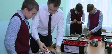 Конструктор LEGO и программирование: в лицее №5 ученики изучают основы робототехники