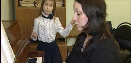 За полгода юная ельчанка Вероника Абдильдина стала участником и призёром нескольких вокальных конкурсов