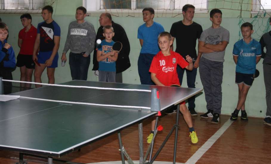 13 школ приняли участие в личном первенстве Елецкого района по настольному теннису среди учащихся