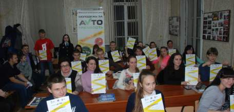 В городах и районах Липецкой области курсантам автошкол демонстрируют опасность пьяного вождения