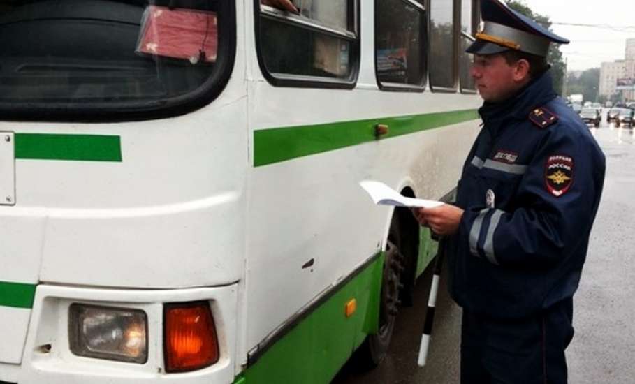 В Елецком районе сотрудники ГИБДД проверят автобусы