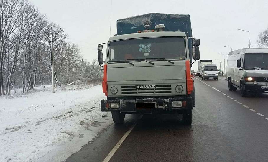 На автодороге «ДОН» автомобиль «Камаз-5320» сбил пешехода