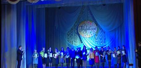 В День матери в ГДК чествовали женщин Ельца