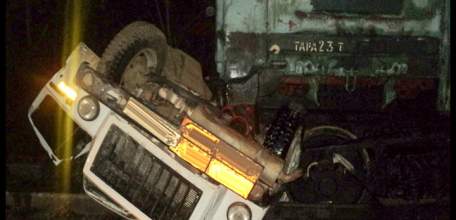 На железнодорожном переезде в Ельце столкнулись грузовик и товарный состав