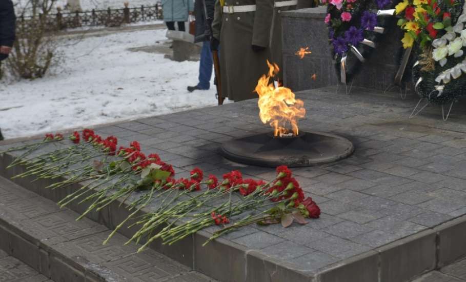 В Ельце прошли митинги, посвященные 76-й годовщине освобождения города
