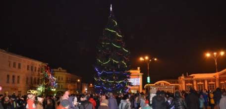 Елец приглашает на фестиваль «Новогодние огни древнего города»