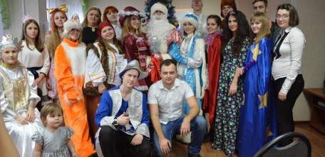 Елецкие добровольцы провели новогодний утренник с детьми из многодетных семей